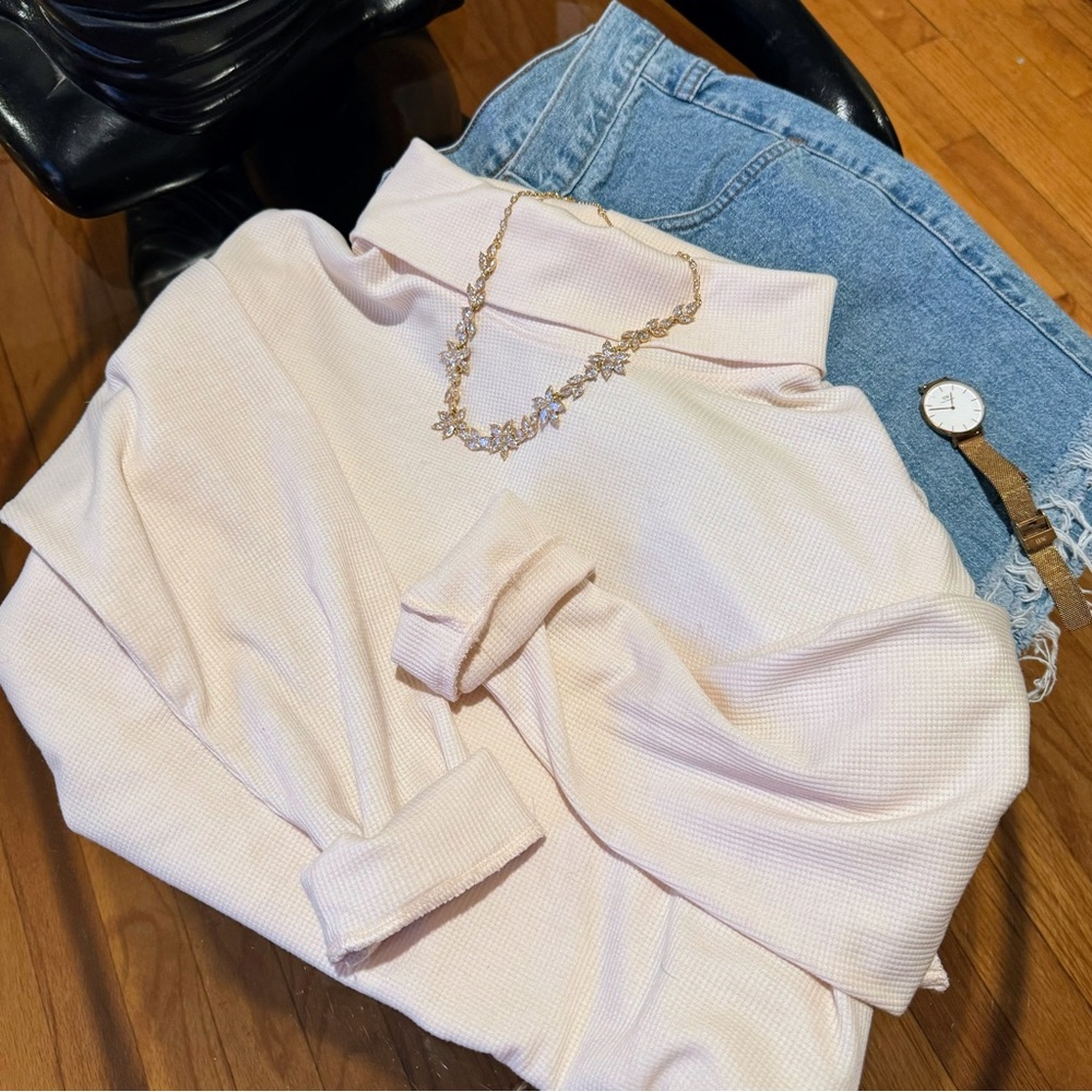 American Eagle cream cropped waffle turtleneck